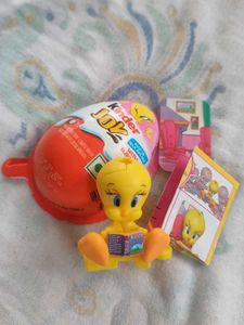 Kinder Joy Toy - Tweety Bird Reading
