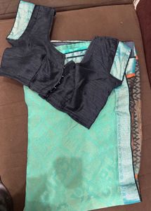 Elegant Paisley Print Saree