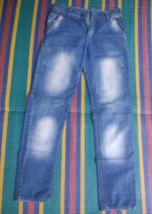 Blue Boy's damage Jeans