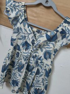 Beautiful Blue Floral Print top