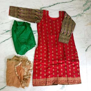 banarsi Red Kurta Set with Green Bottom