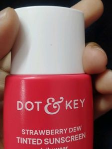 (UNUSED)Dot &amp; Key Strawberry Dew Tinted Sunscreen