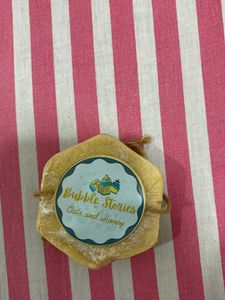 Honey And Oats Soap By BUBBLE STORY