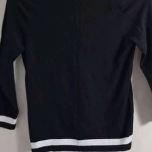 cozy black knitted sweatshirt