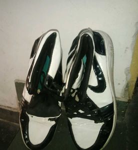 Stylish White &amp; Black Sneakers