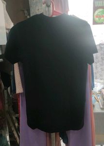 H&amp;M Black T-Shirt