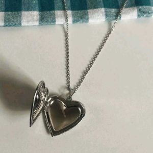 heart photo locket