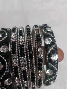Elegant Black &amp; Silver Bangle Set