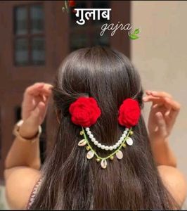 Cochet Rose &amp; Seashells Navratri inspired Gajra