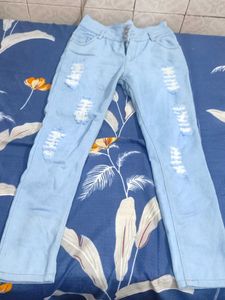 Light Wash Ripped Jeans