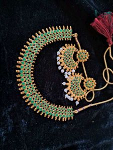 Green Stone Necklace Set