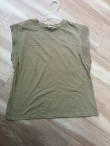 Sleeveless T-Shirt