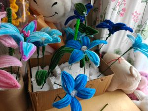 16  Pipe Cleaner Flower Bouquet & 4 croche