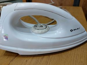 BAJAJ 1000WATT Iron, Like New, White Color, Working,