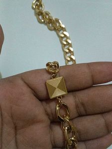 Chunky Gold Chain Necklace with Square Pendant