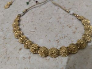 Elegant Gold Toned Necklace &amp; Earrings Set