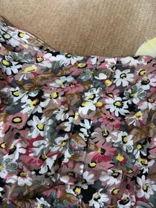 Floral Print Tie-Up Crop Top