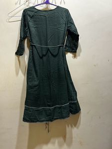 Neerus Green Stripped A-Line Kurta Size XL
