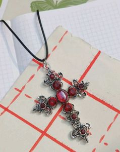 Gothic Cross Pendant ❣️