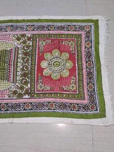 Islamic Prayer Mat with Dome Design