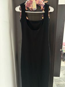 Sleek Black Ribbed Midi Dress