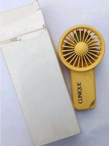 Clinique Yellow Mini USB Fan 💕♥️