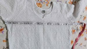 chikankari  white kurta