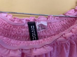 H&amp;MPink Smocked Off-Shoulder Crop Top