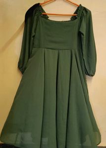 Chic Green Square Neck Dress