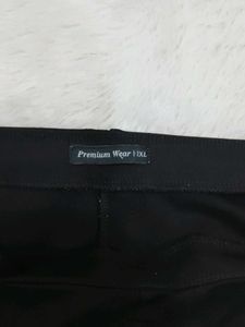 Black capri Leggings with Side Stripes