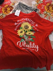 Red Sunflower Graphic T-Shirt