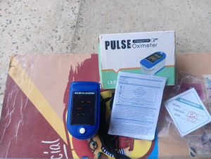 finger pulse oximeter