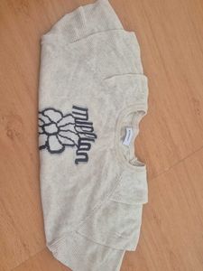 Lightweight Knit Top with Floral Detail