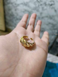 croissant💍 Gold Twisted Rope Ring