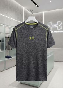 Under Armour Men's T-Shirt