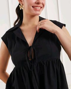 Chic Black Sleeveless Top