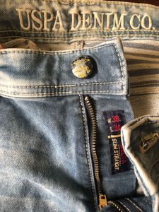 Men's Light Wash Denim Jeans