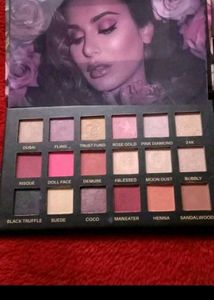 SHAGGY 18-Color Eyeshadow Palette