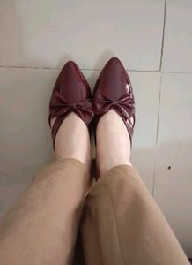Stylish Burgundy Patent Bow Flats