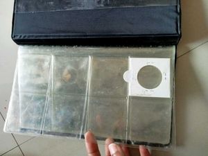 Black coin holder and note