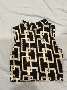 Black & White Abstract Print Sleeveless Top