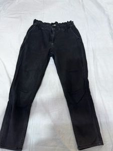 Chic High-Waisted Black Denim Jeans