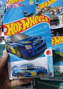 Hot Wheels Ferrari 365 GT4 Competizione Diecast Ca