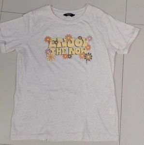 Max White Graphic T-Shirt