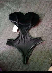 Elegant Black Lace Teddy Bodysuit 2