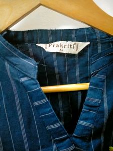 Prakriti Navy Striped Round-Neck Collared Straight