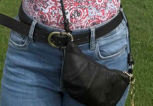 Black classy chic sling bag