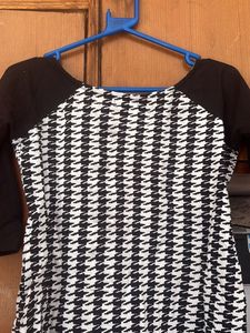 Houndstooth Print Top