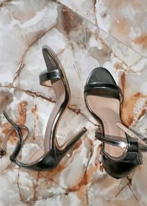 Y2K Silver Heels 🎀