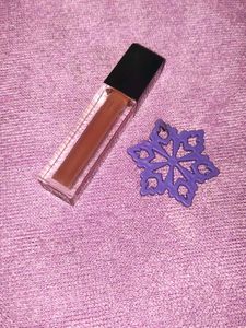 Glowy Brown Liquid Lipstick
